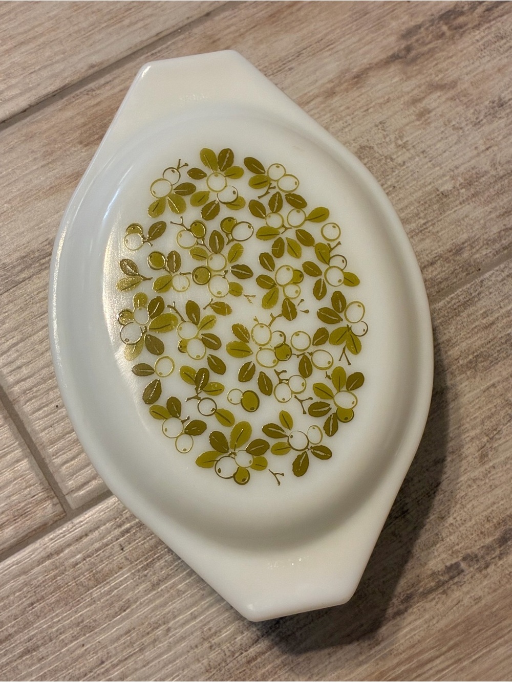 Pyrex Verde Olives Avocado Green #043—1 1/2 Quart Lid Only